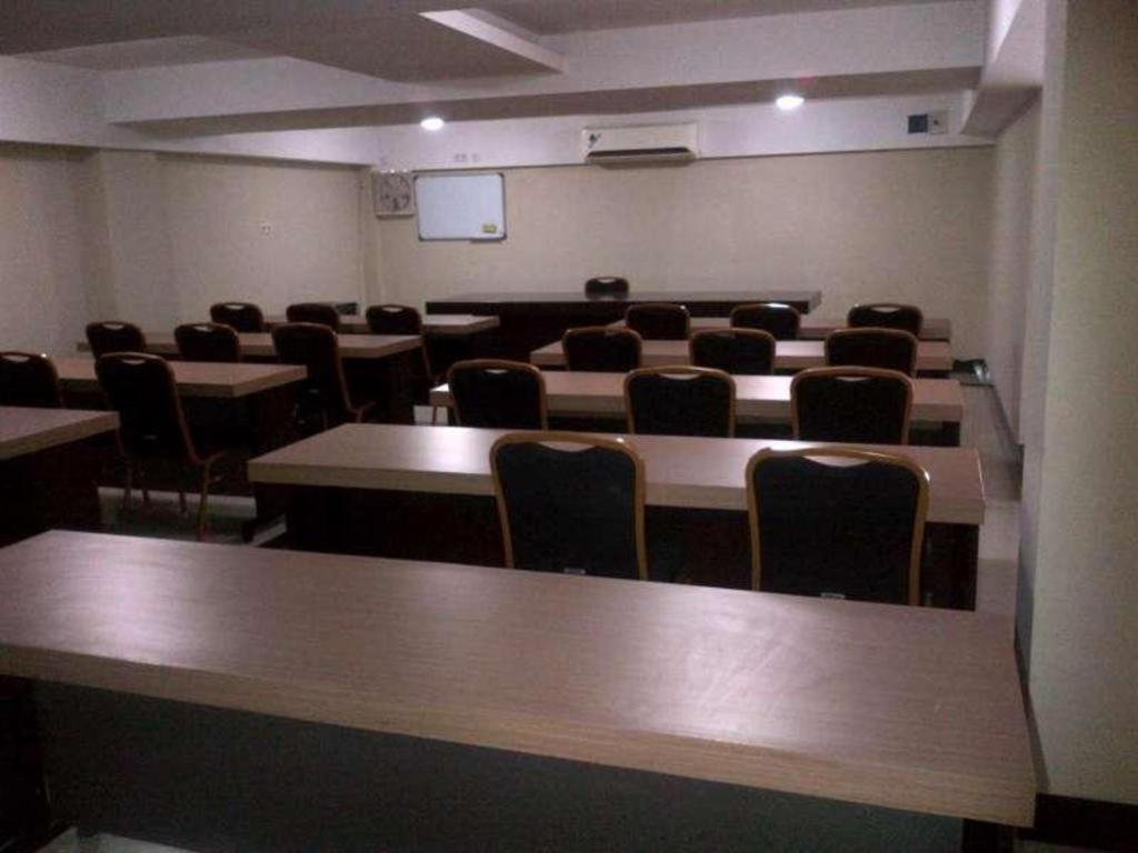 Erin Int Hotel Makassar Luaran gambar